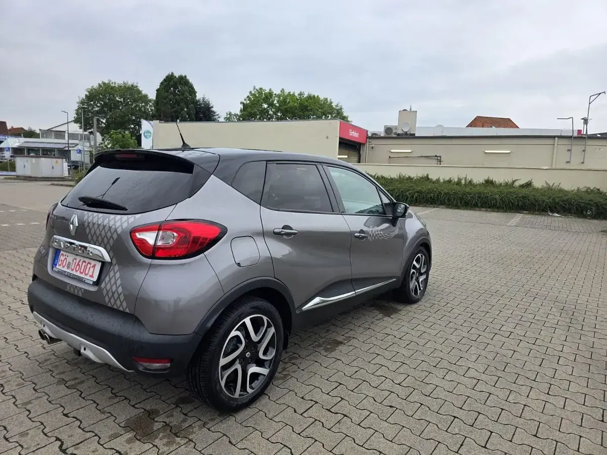 Gebraucht Renault Captur Luxe 120 PS (88 kW) 2013 Grau SUV
