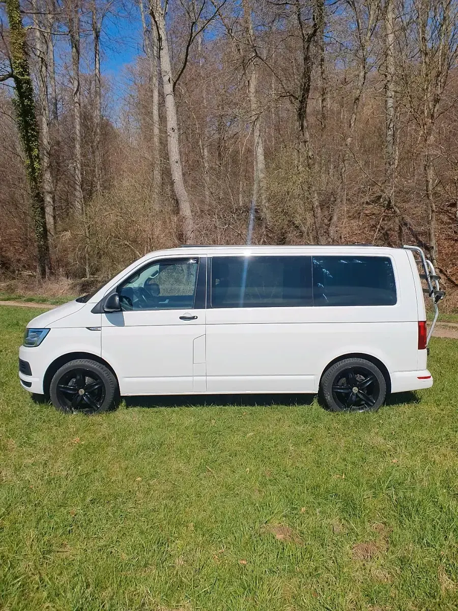 Gebraucht VW Multivan 150 PS (110 kW) 2018 Weiß Van / Kleinbus