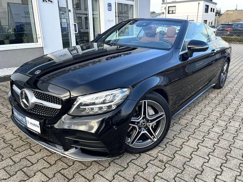 Gebraucht Mercedes C180 AMG line 156 PS (114 kW) 2019 Schwarz Cabrio