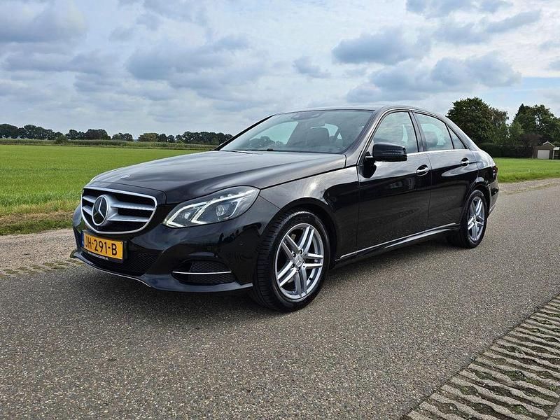 Schwarz Gebraucht 2014 Mercedes E350 Limousine | 16.950 € (Fairer Preis) - Bild 1/4
