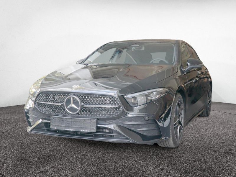 Unilack nachtschwarz Gebraucht 2024 Mercedes A180 AMG Limousine | 34.190 € (Fairer Preis) - Bild 1/4