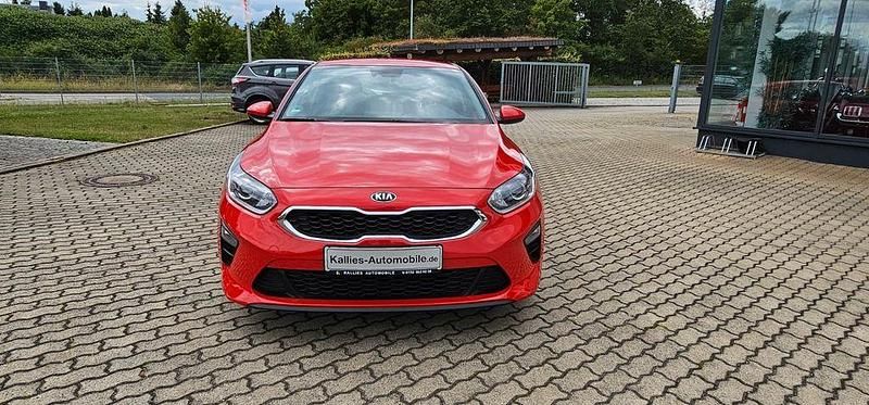 Gebraucht Kia Ceed 120 PS (88 kW) 2020 Rot (metallic) Kleinwagen