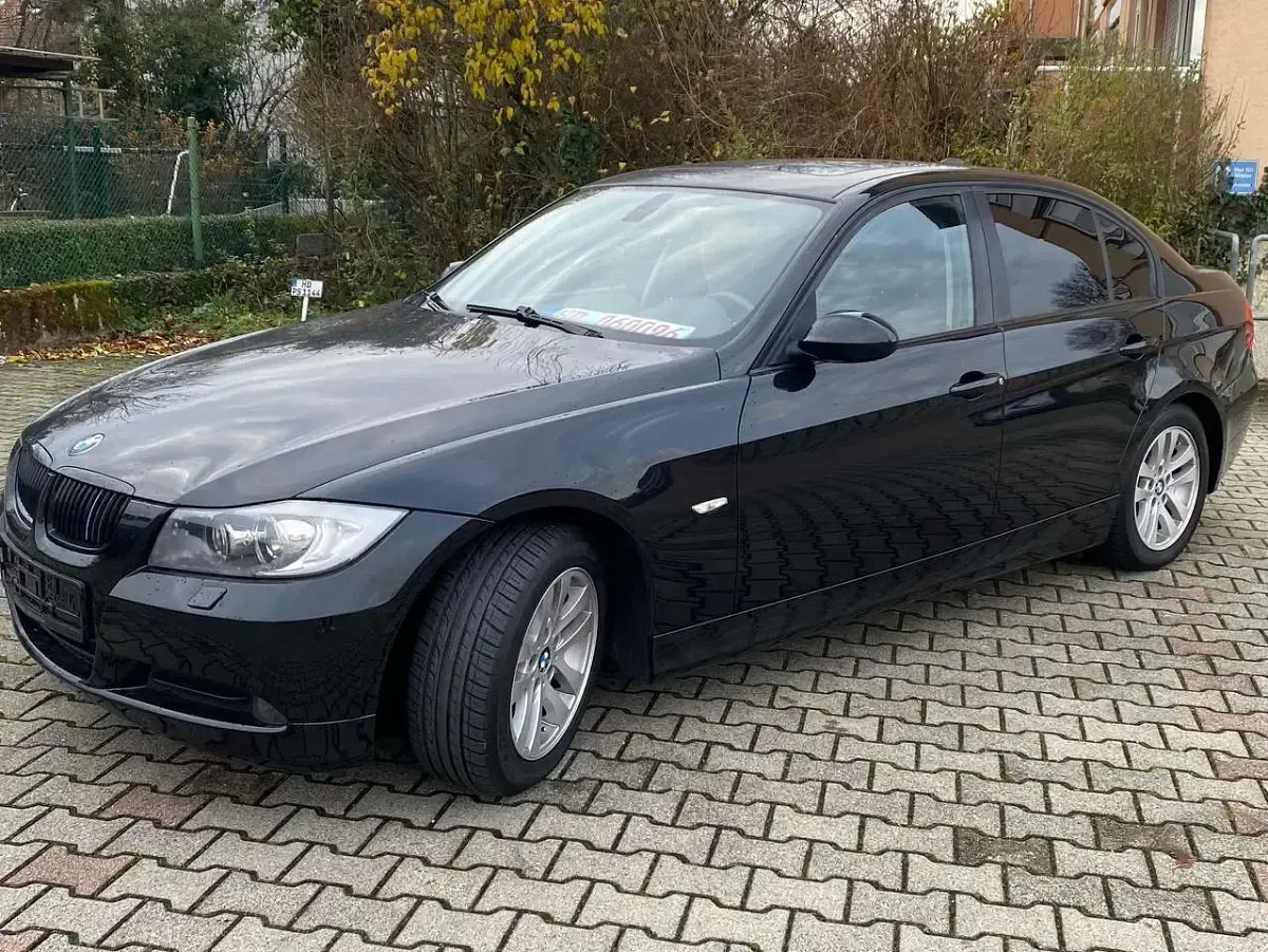 Gebraucht BMW 318 143 PS (105 kW) 2008 Schwarz Limousine