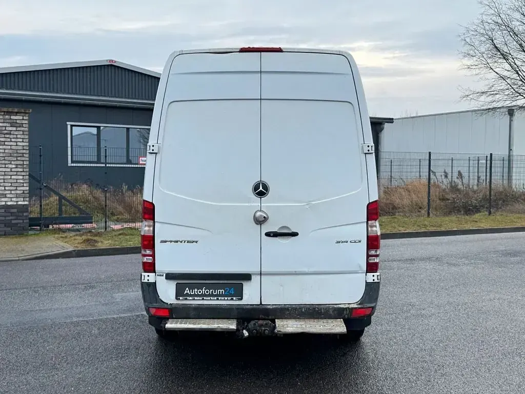 Używany Mercedes Sprinter 143 KM (105 kW) 2018 Biały Van