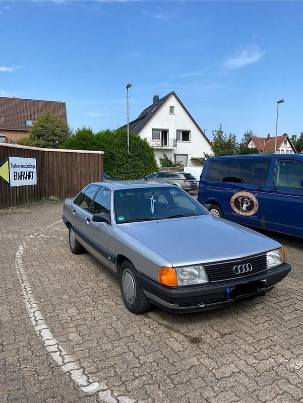 Gebraucht Audi 100 133 PS (97 kW) 1990 Silber Limousine