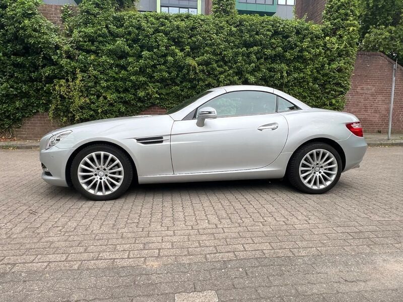 Silber Gebraucht 2012 Mercedes SLK200 Cabrio | 20.750 € (Fairer Preis) - Bild 1/4