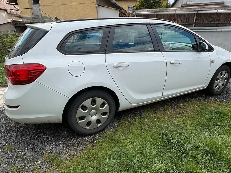 Gebraucht Opel Astra Sport 110 PS (80 kW) 2012 Weiß Kombi