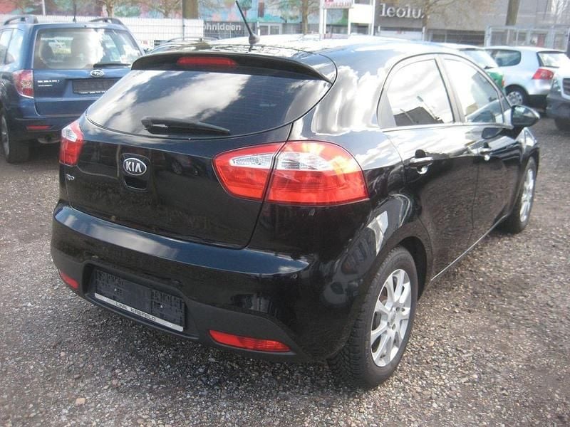 Usata Kia Rio 86 CV (63 kW) 2013 Nero Berlina