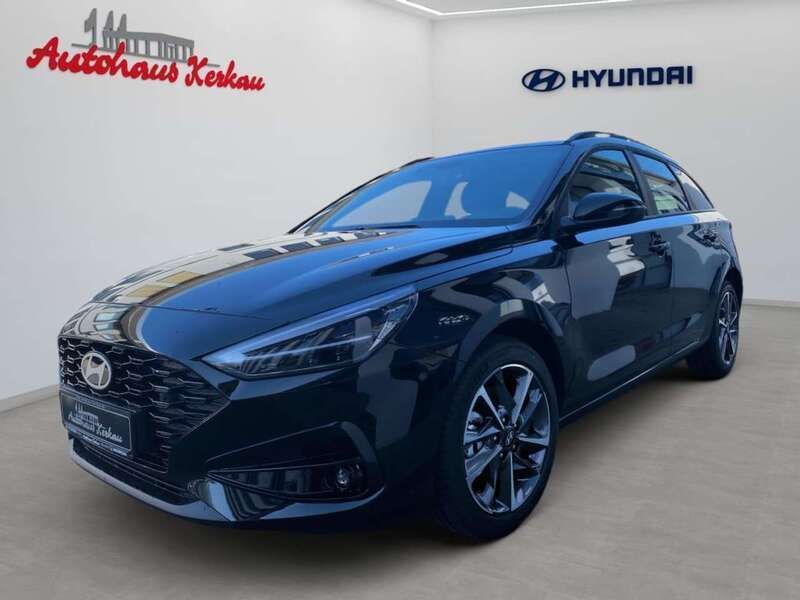 Abyss black Gebraucht 2025 Hyundai i30 Advantage Kombi | 29.990 € - Bild 1/4