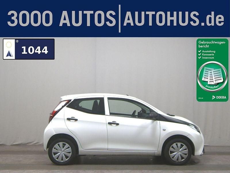 Weiß Gebraucht 2020 Toyota Aygo Kleinwagen | 6.980 € (Guter Preis) - Bild 1/4