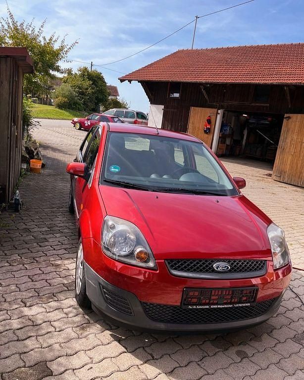 Gebraucht Ford Fiesta 69 PS (50 kW) 2006 Rot Kleinwagen