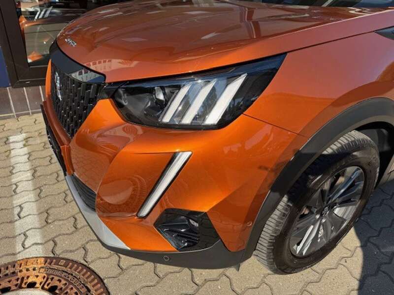 Lackierung orange fusion/typ a Gebraucht 2021 Peugeot 2008 Allure GT-Line SUV | 18.475 € (Fairer Preis) - Bild 1/4