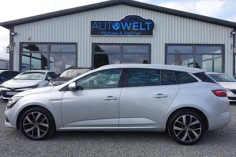 Silber Gebraucht 2019 Renault Mégane IV Bose Edition Limousine | 10.990 € (Guter Preis) - Bild 1/4
