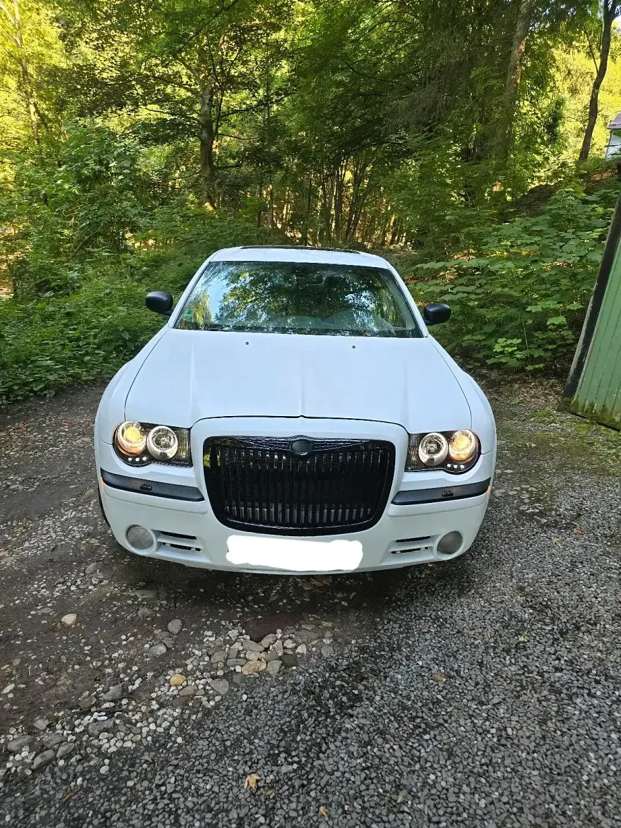 Gebraucht Chrysler 300C 218 PS (160 kW) 2007 Weiß Limousine