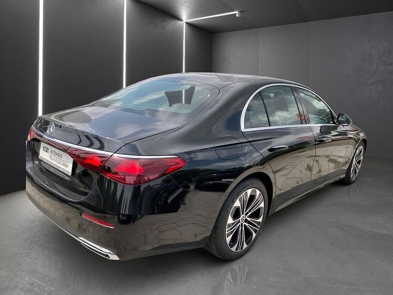 Gebraucht Mercedes E200 Avantgarde 204 PS (150 kW) 2024 Schwarz Limousine