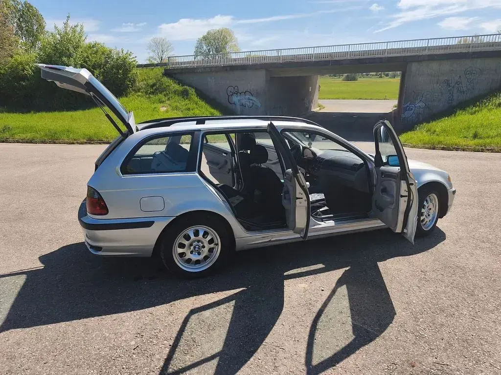 Second-hand BMW 320 170 CP (125 kW) 2003 Gri Break
