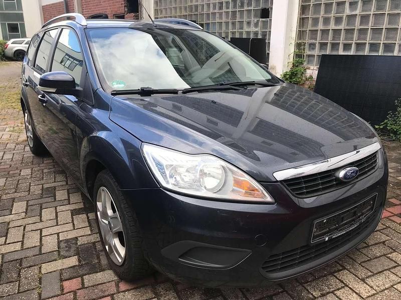 Grau Gebraucht 2010 Ford Focus Kombi | 1.500 € (Superpreis) - Bild 1/4