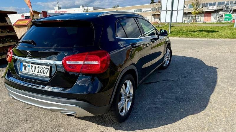 Gebraucht Mercedes GLA250 Edition 211 PS (155 kW) 2016 Schwarz SUV