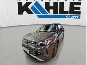 Neu VW Tayron IQ Drive 150 PS (110 kW) 2025 Schwarz (grenadillschwarz) SUV