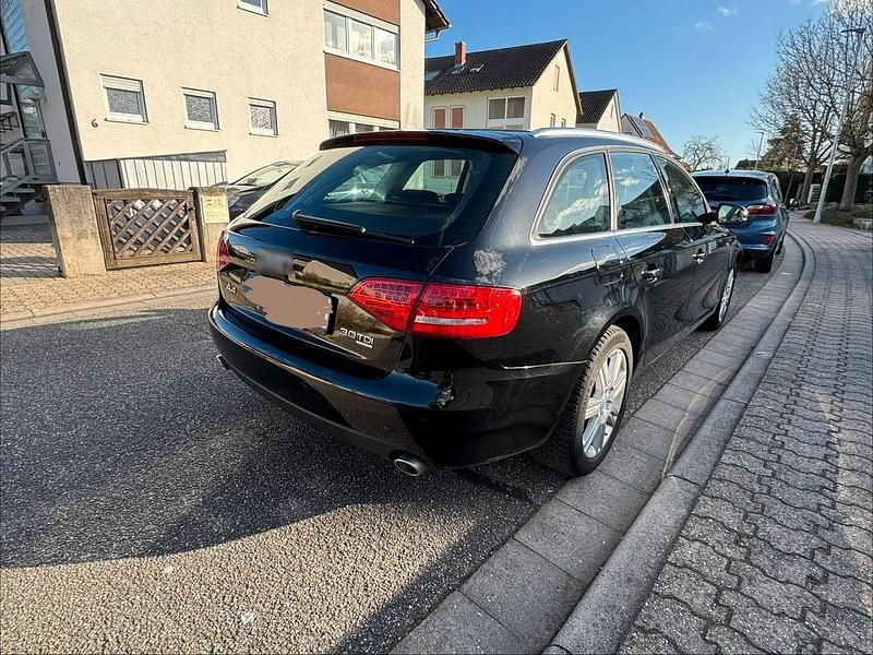 Gebraucht Audi A4 Ambiente 239 PS (175 kW) 2010 Schwarz Kombi