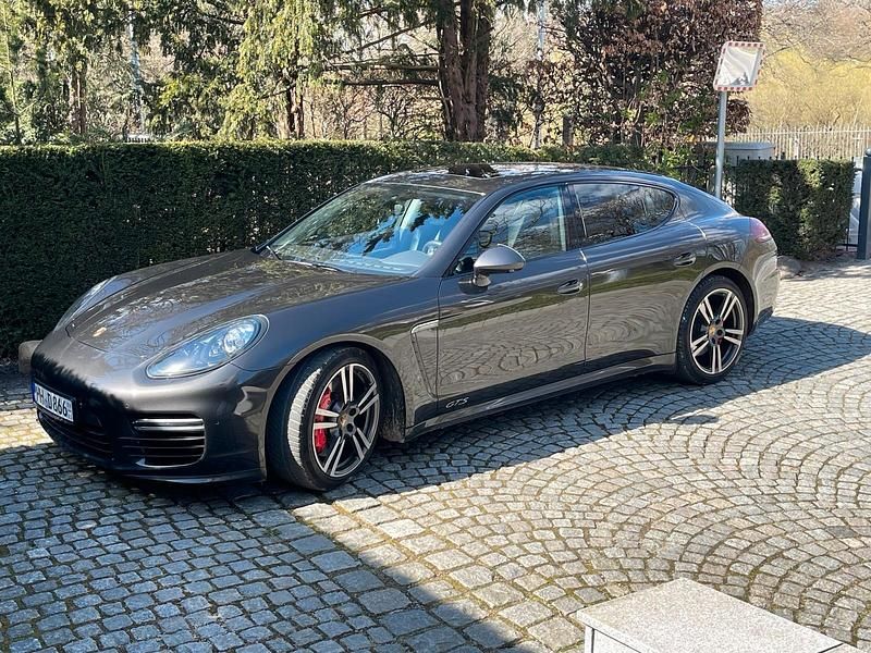 Grau Gebraucht 2014 Porsche Panamera GTS Limousine | 39.999 € (Etwas zu teuer) - Bild 1/4