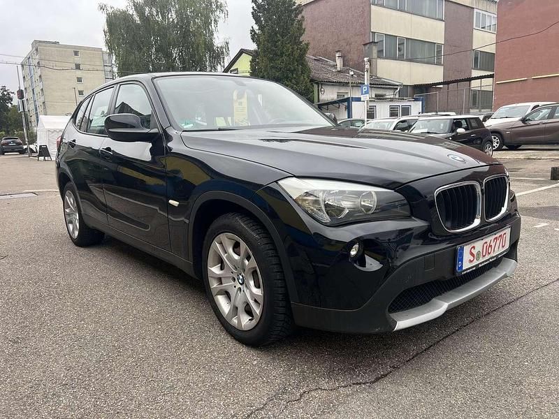 Schwarz Gebraucht 2011 BMW X1 SUV | 11.500 € - Bild 1/4