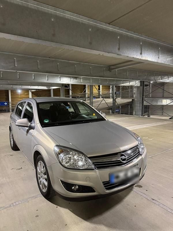 Gebraucht Opel Astra 90 PS (66 kW) 2010 Beige Kleinwagen