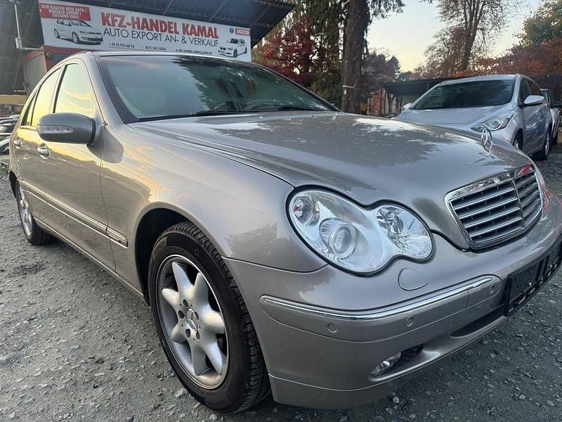 Silber Gebraucht 2003 Mercedes C180 Limousine | 5.999 € (Teuer) - Bild 1/4