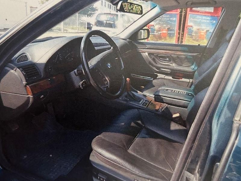 Gebraucht BMW 750 326 PS (239 kW) 1997 Grün Limousine