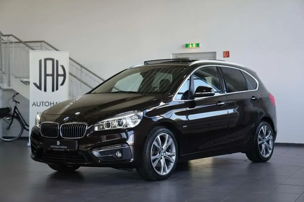 Gebraucht BMW 220 Luxury Line 192 PS (141 kW) 2016 Sparkling brown Van / Kleinbus