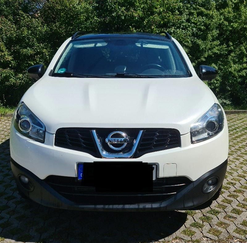 Weiß Gebraucht 2013 Nissan Qashqai +2 360º SUV | 9.900 € (Fairer Preis) - Bild 1/4
