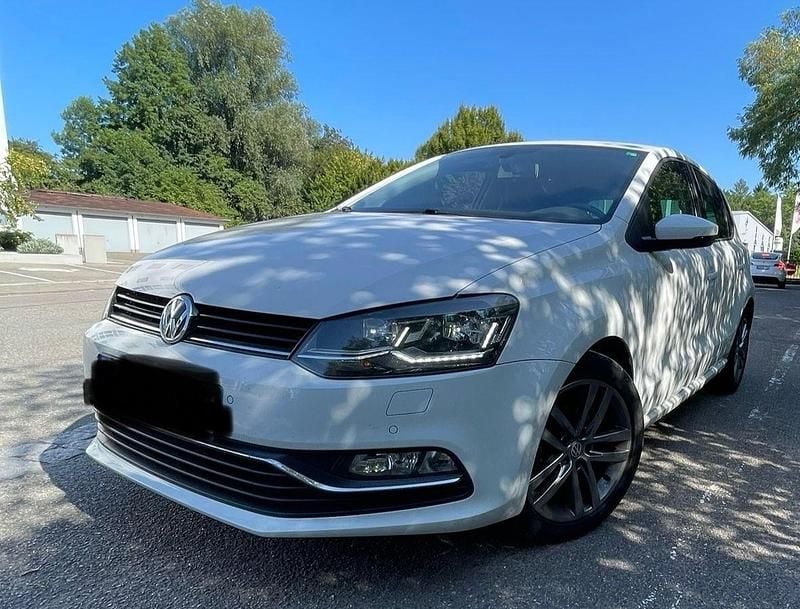 Weiß Gebraucht 2016 VW Polo Allstar Limousine | 13.499 € - Bild 1/4
