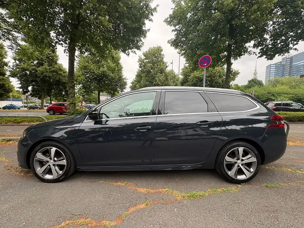 Gebraucht Peugeot 308 SW GT 120 PS (88 kW) 2018 Grau Kombi