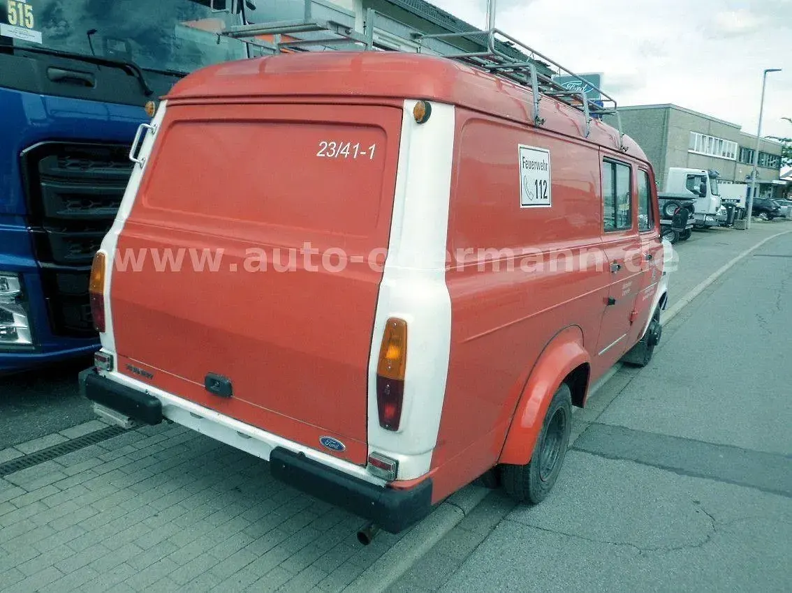 Gebraucht Ford Transit 77 PS (56 kW) 1983 Rot Van / Kleinbus