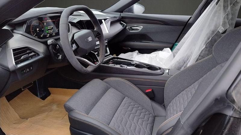 Neu Audi e-tron GT quattro Sport 434 kW (591 PS) 2026 Schwarz Limousine