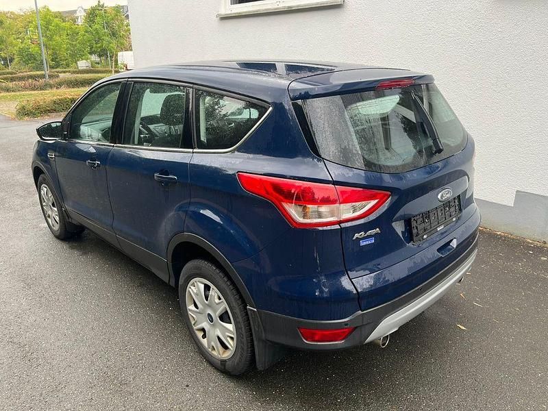 Gebraucht Ford Kuga Trend 150 PS (110 kW) 2015 Blau SUV