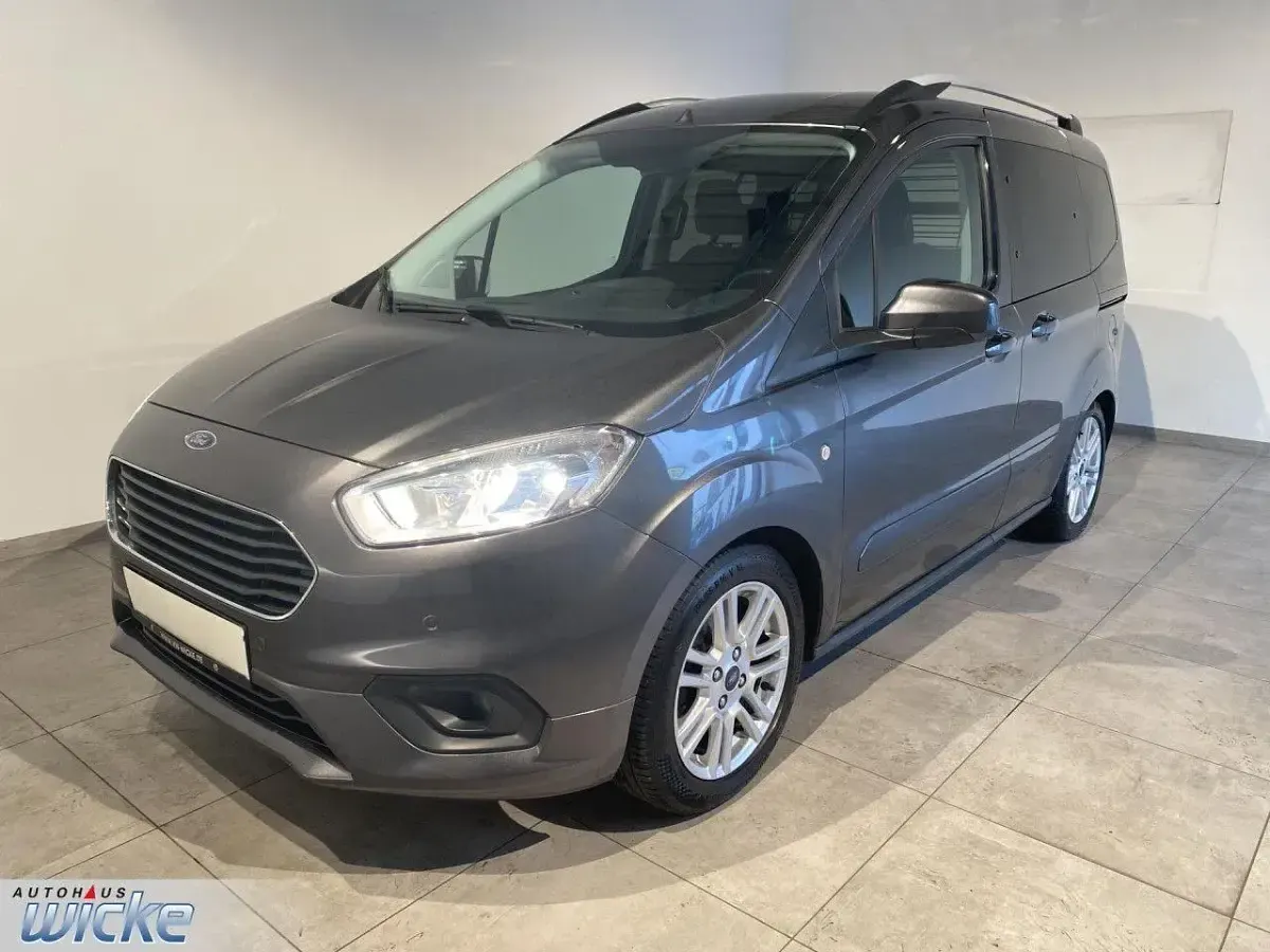 Gebraucht Ford Tourneo Courier Titanium 101 PS (74 kW) 2019 Grau Van / Kleinbus
