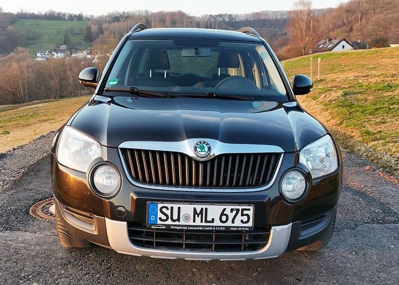 Gebraucht Skoda Yeti Active 105 PS (77 kW) 2011 Schwarz SUV