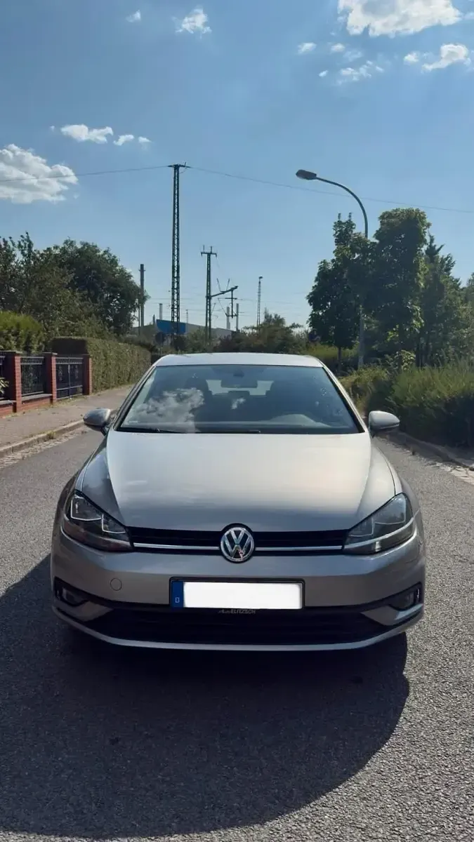 Gebraucht VW Golf VII Trendline 110 PS (80 kW) 2018 Kleinwagen