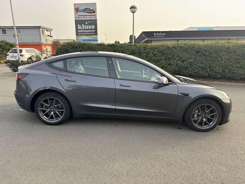 Gebraucht Tesla Model 3 Standard Range 239 kW (325 PS) 2022 Grau Limousine