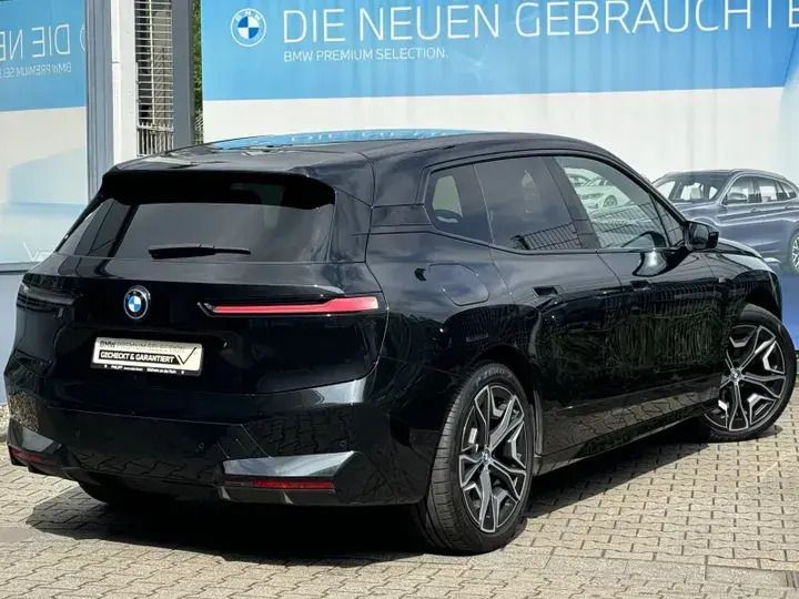 Gebraucht BMW iX Performance 455 kW (619 PS) 2024 Black sapphire SUV