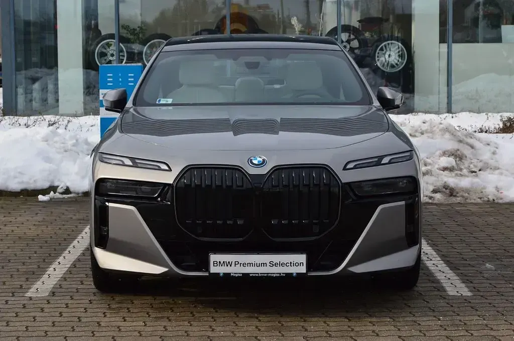 Gebraucht BMW i7 M Sport 334 kW (455 PS) 2025 Grau Limousine