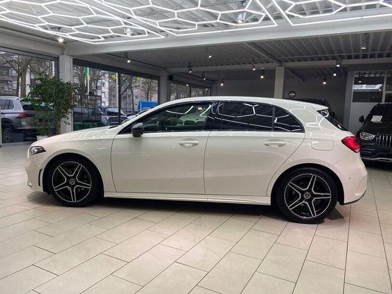 Gebraucht Mercedes A200 AMG line 163 PS (119 kW) 2018 Weiß Limousine