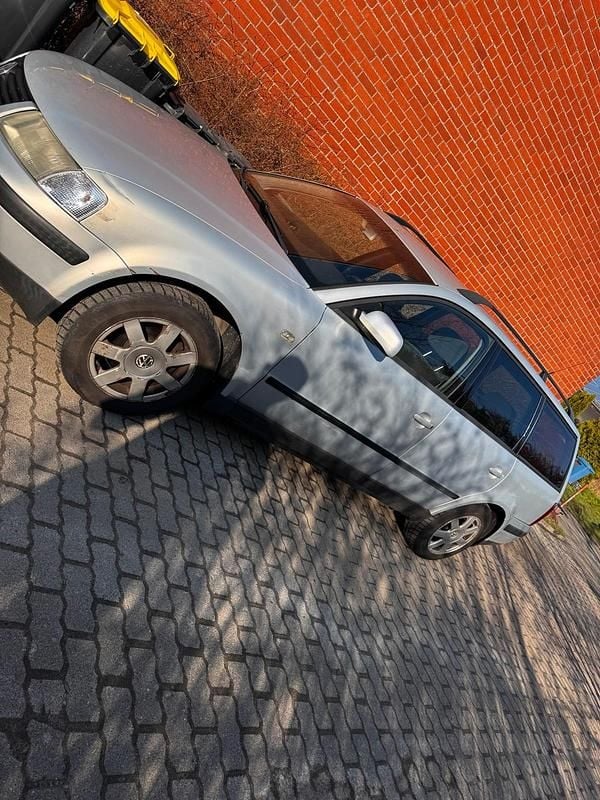 Gebraucht VW Passat 115 PS (84 kW) 2000 Silber Kombi