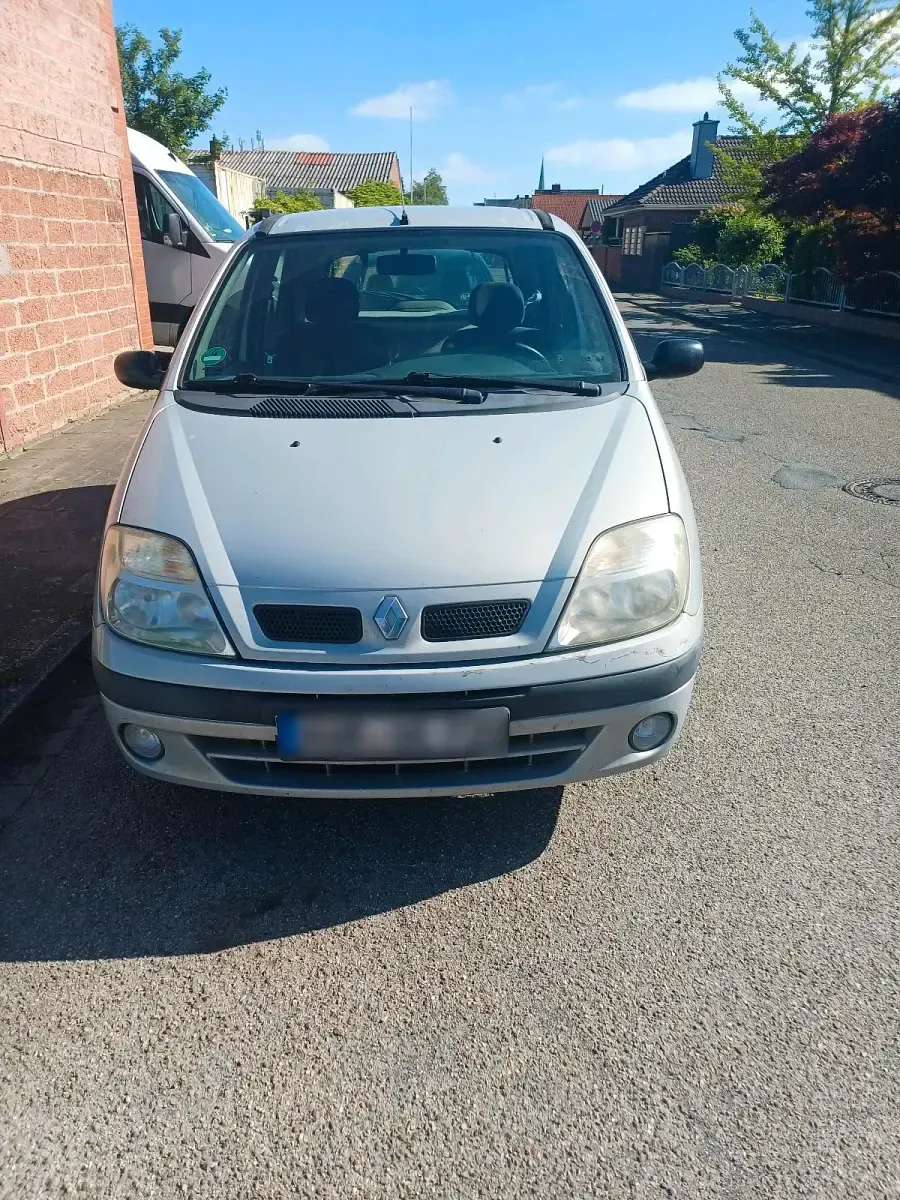 Gebraucht Renault Scénic 107 PS (78 kW) 2000 Silber Van / Kleinbus