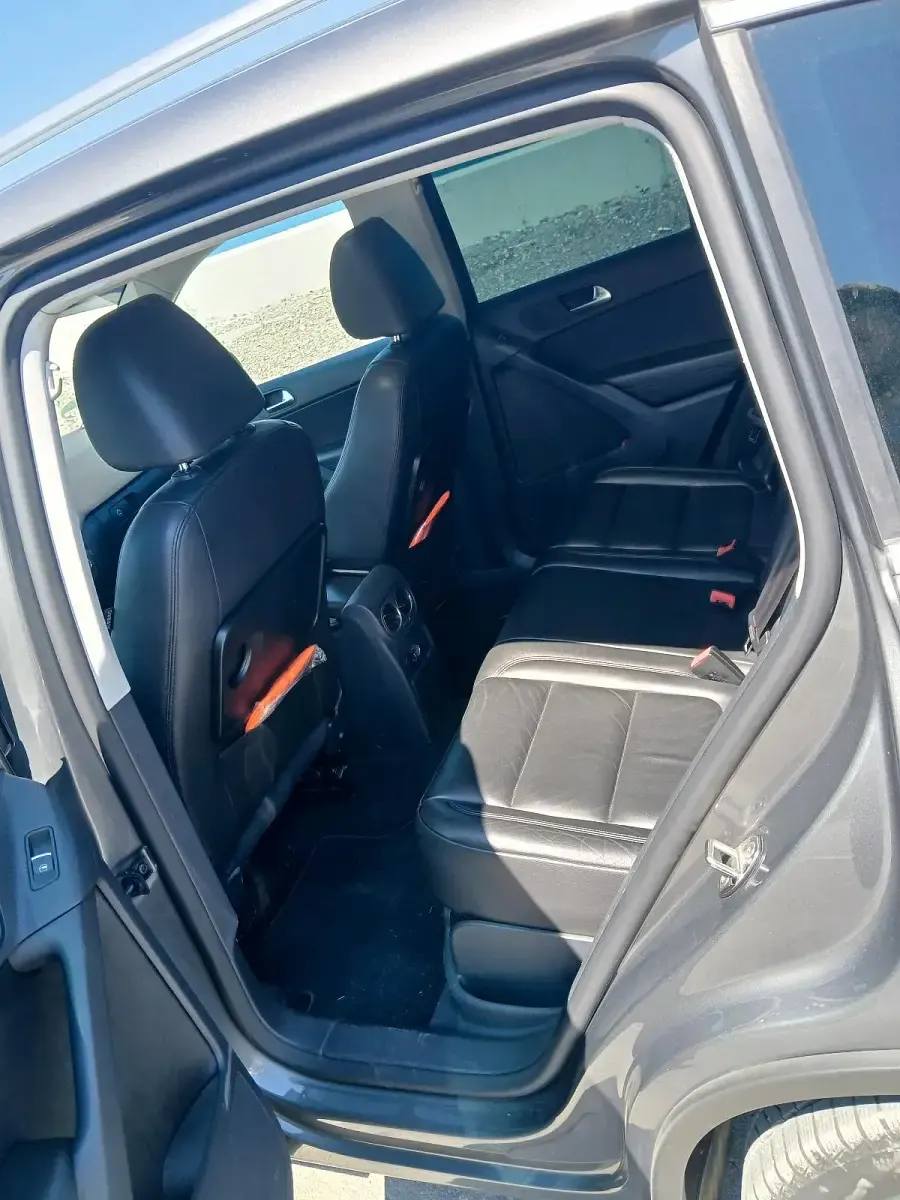 Gebraucht VW Tiguan 140 PS (102 kW) 2011 Grau SUV