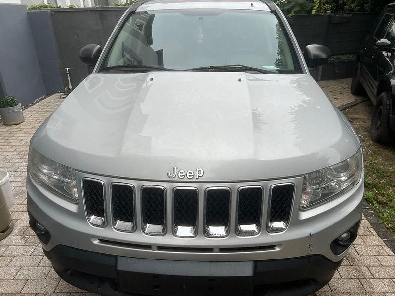 Gebraucht Jeep Compass Limited 136 PS (100 kW) 2013 Silber SUV