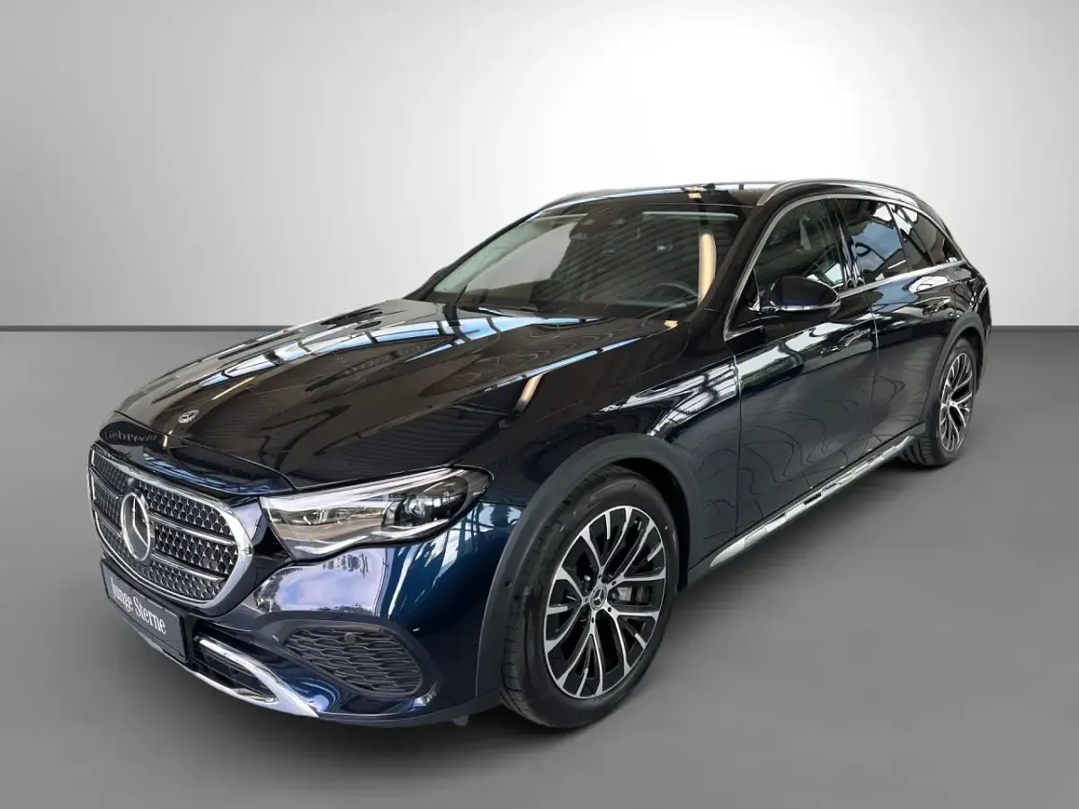Gebraucht Mercedes E300 197 PS (144 kW) 2025 Blau Limousine