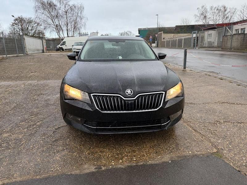 Gebraucht Skoda Superb Ambition 150 PS (110 kW) 2018 Schwarz Limousine