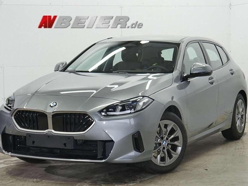 Skyscraper grau Gebraucht 2024 BMW 120 Kleinwagen | 27.290 € (Superpreis) - Bild 1/4